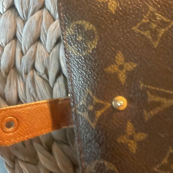 Lv kisslock wallet - Picture 2 of 4